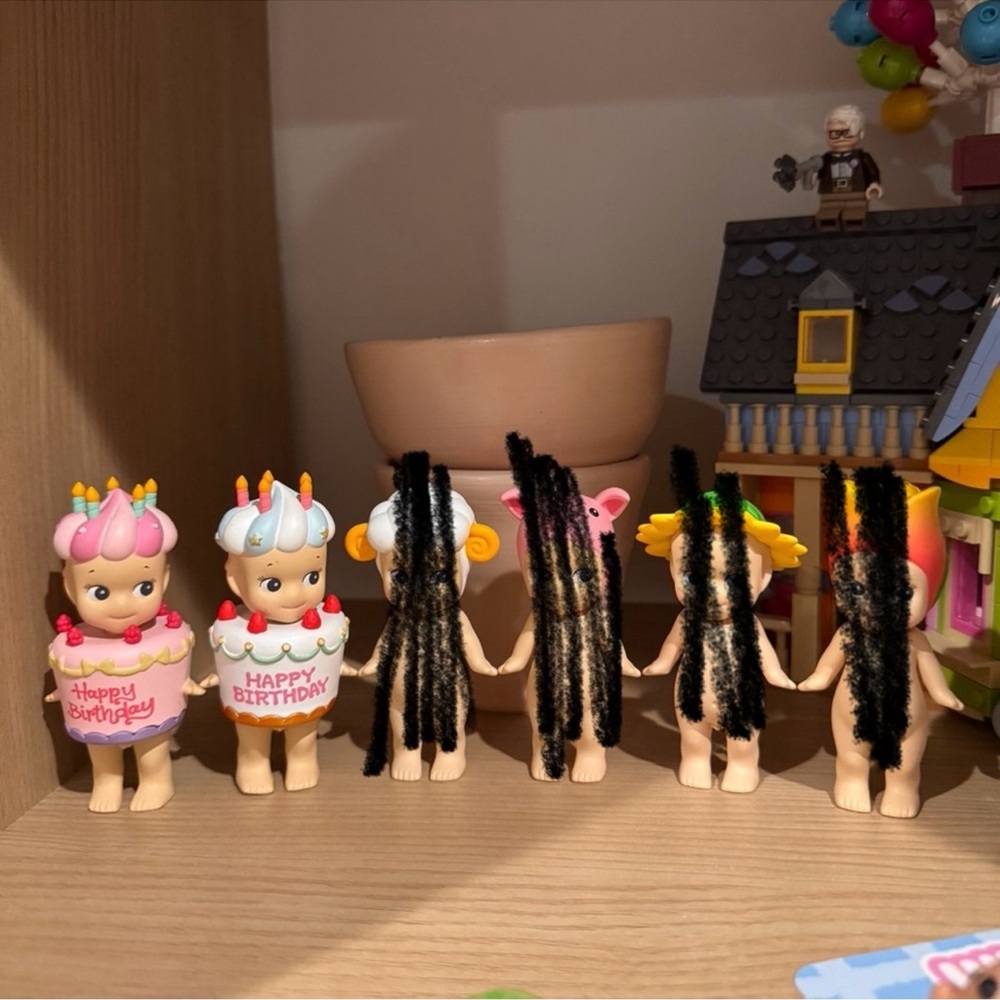 6 Sonny angels